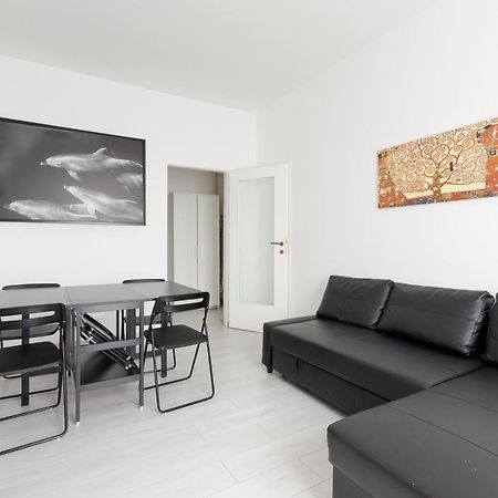 Apartment With Balcony -Bisceglie Red Line Subway Milán Exterior foto