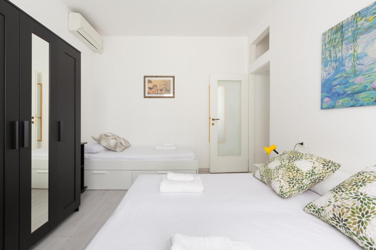 Apartment With Balcony -Bisceglie Red Line Subway Milán Exterior foto